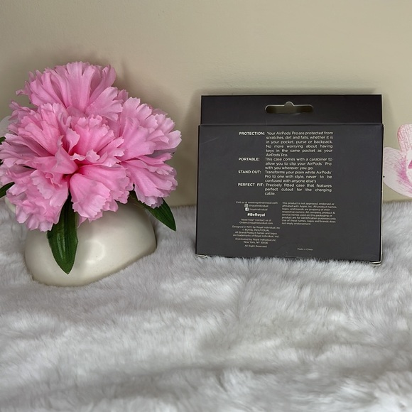 RI Tech AirPod Case for AirPod Pro!💕 - Picture 4 of 5